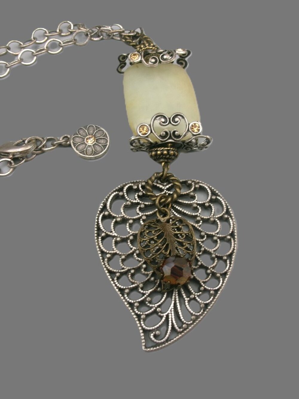 Sweet Romance Stone and Filgree Leaves Pendant Necklace